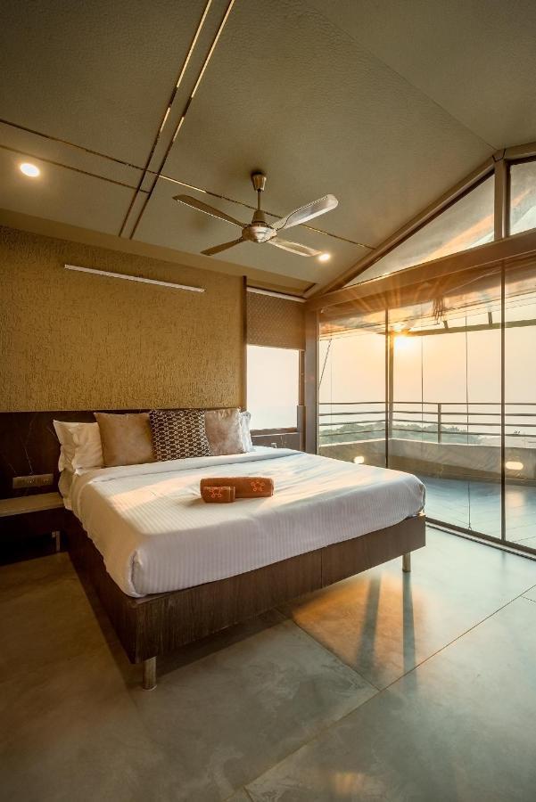 Saffronstays Heavone Trio, Lonavala Kültér fotó